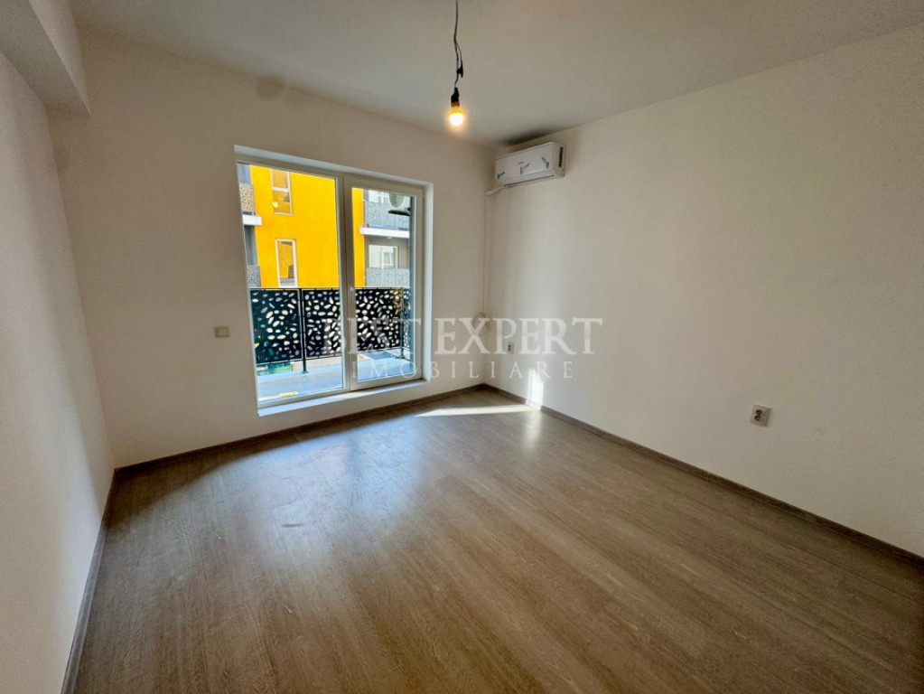 2 Camere Decomandat cu Parcare si Geam Baie la 2 min STB - F