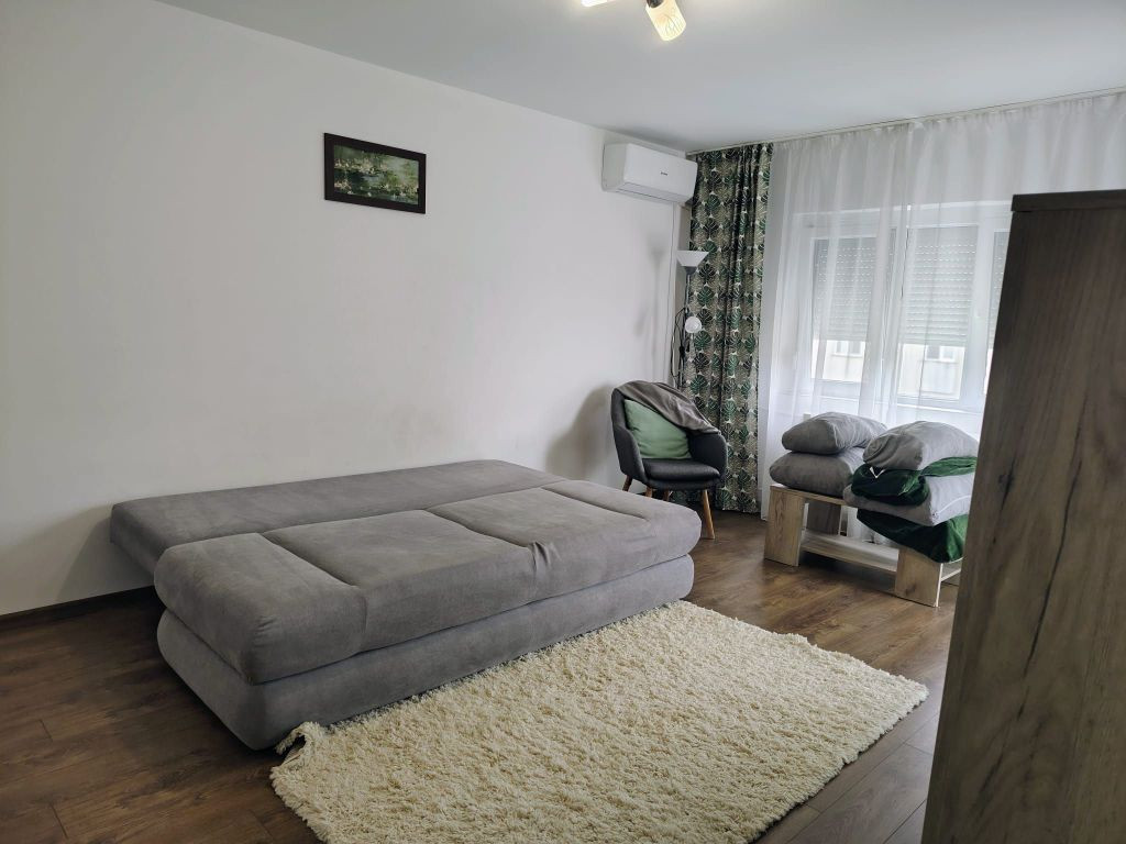 De inchiriat: apartament, 2 camere Oradea. 340 E/luna. Co...