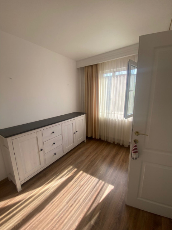 Apartament 2 camere de vanzare in zona Casa de Cultura