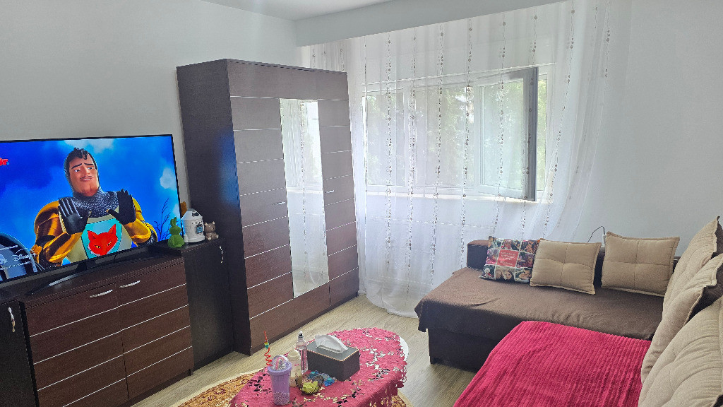 Vand apartament 2 camere in Deva, Gojdu (scoala Andrei Saguna), et. 1