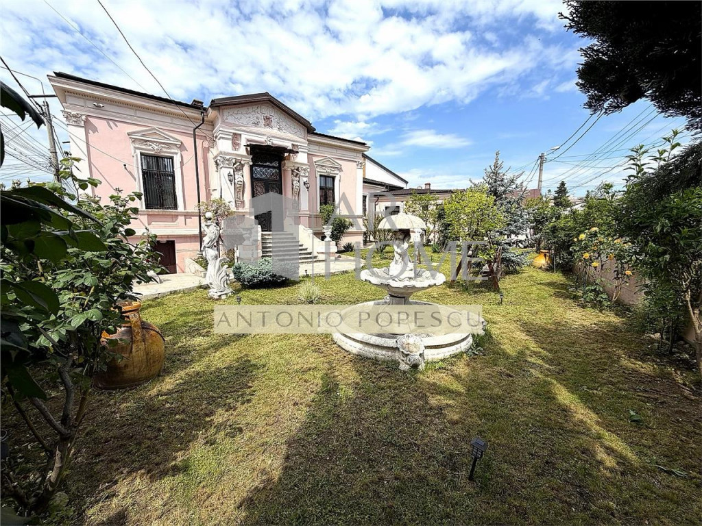 Casa 11 camere D P,cu o arhitectura deosebita, ultracentral,
