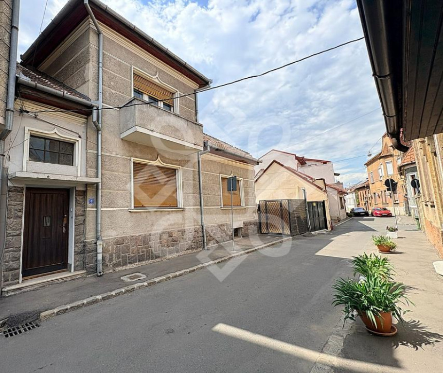 Casa ultracentral in Oradea, strada Postavarului