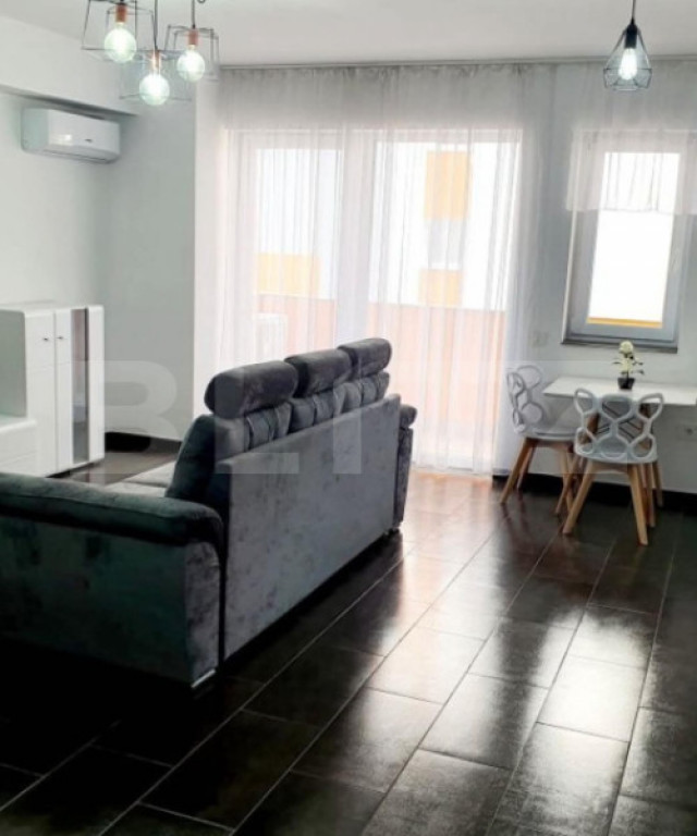 Garsonieră decomandată, 21.50 mp, etaj 3 - zona Rogerius