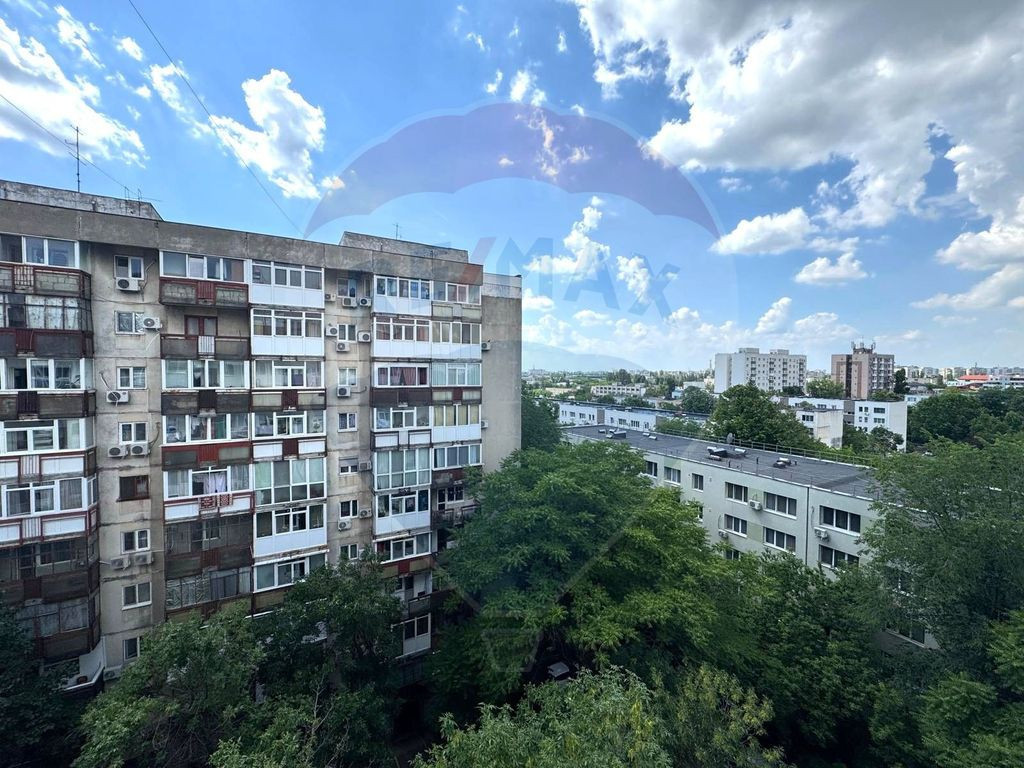 Apartament 3 camere de vanzare langa metrou Valea Ialomit...