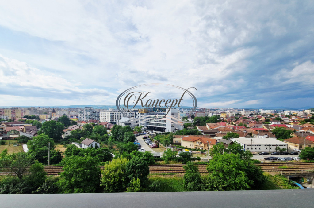 Apartament spatios la cheie dupa renovare aproape de Piata 1