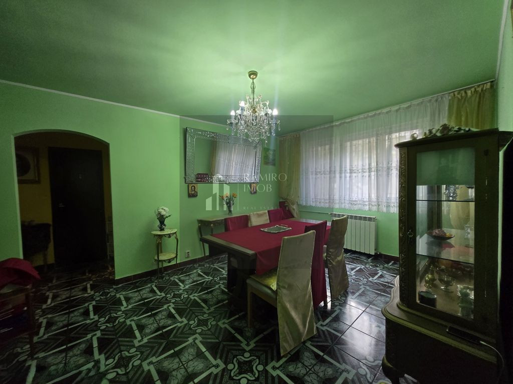 Apartament 3 camere etaj 2, Piata Rahova, bloc anvelopat ...