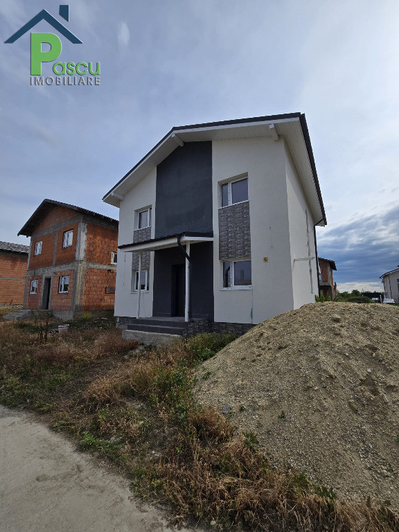 Vila Otopeni, drumul Garii Balotesti, aeroport, 3 camere, teren 330 mp