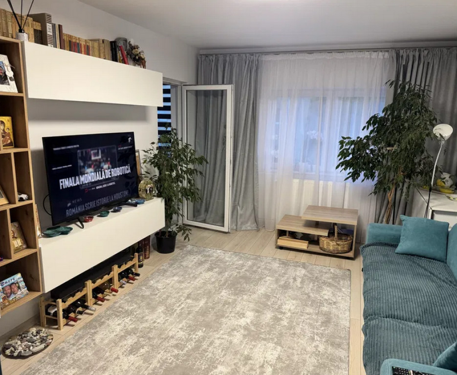 Apartament 3 camere, decomandat - zona Triaj