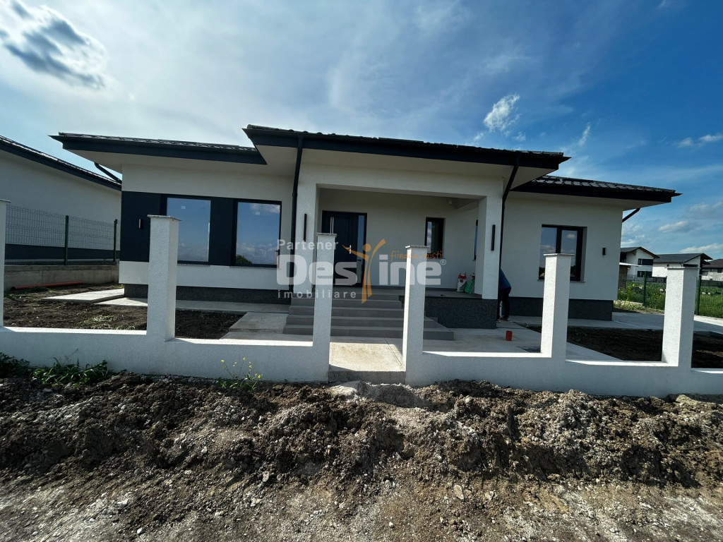 Casă individuală 4 camere, 100 mp utili, curte 450 mp Brea