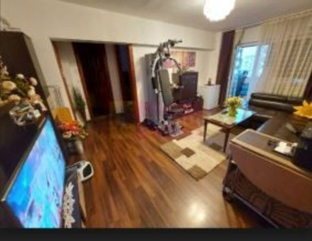 Apartament 3 camere Mihail Sebastian- Razoare.
