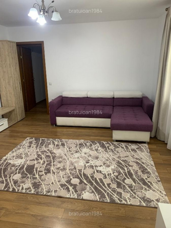 Apartament 2 camere, semidecomandat - zona Tractorul