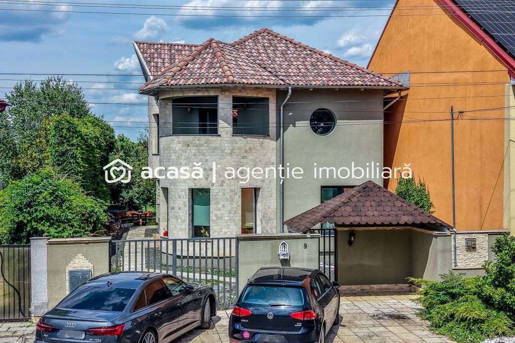 Vilă P+1 | Zona Subcetate | bazin, sală, pista biciclet...
