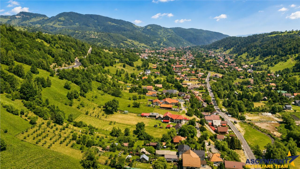 Deschidere spre crestele alpine documentatie turistica,4.40