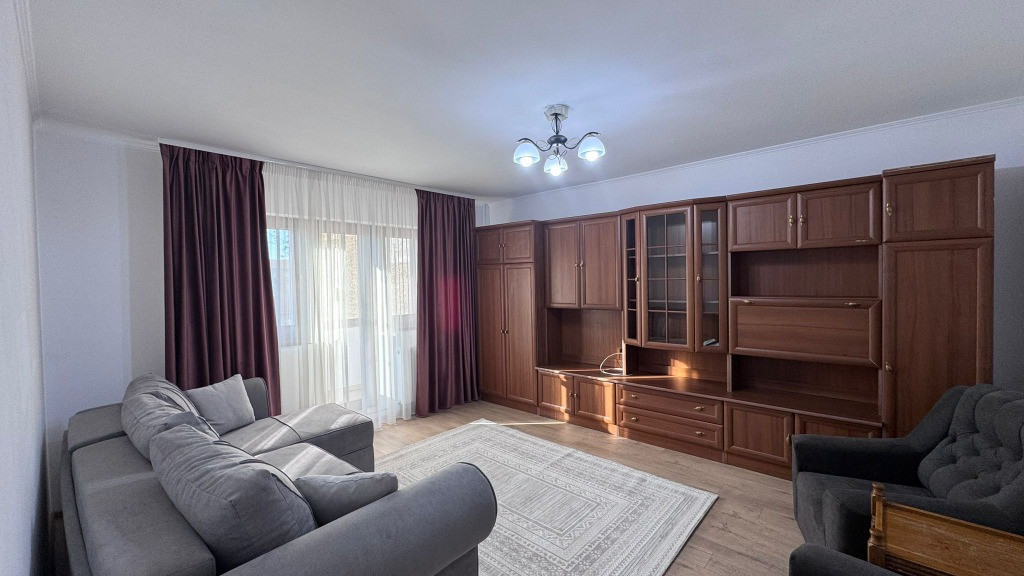 Apartament 4 camere de închiriat, str. Călugăreni