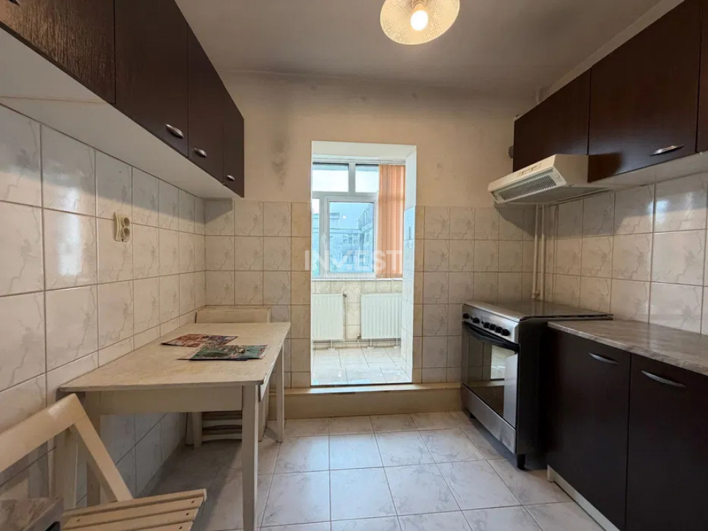 Apartament 2 camere, decomandat, 51 mp, zona Nicolina 2, Ia?