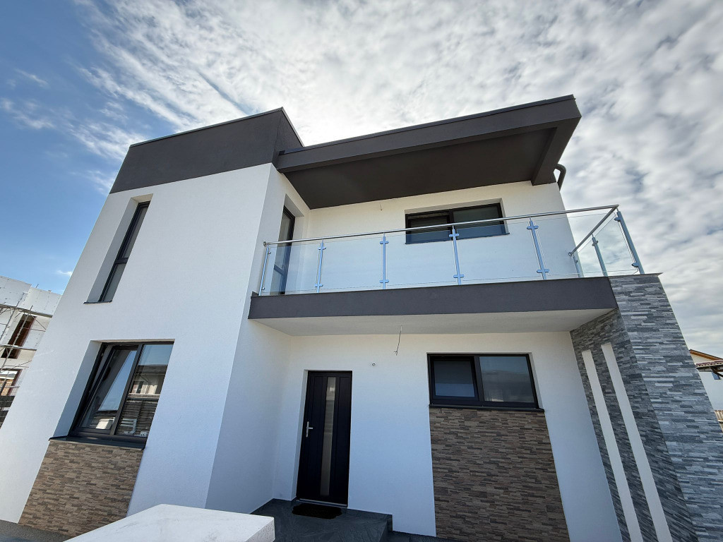 Casa - Vila moderna si eleganta - 4 camere zona Cristian.