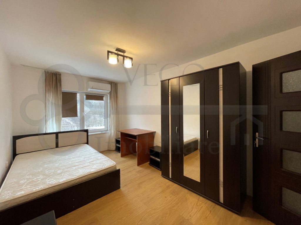 2 camere decomandate, aproape de Iulius Mall și FSEGA