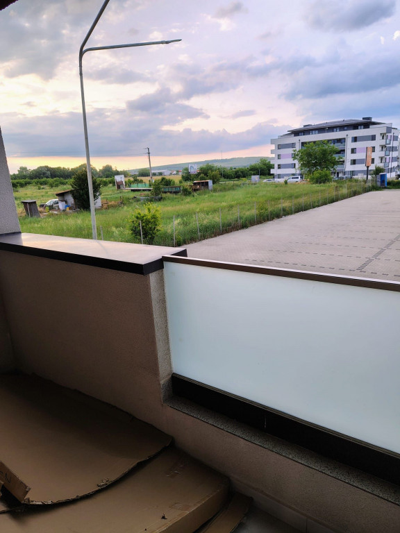 Apartament modern 3 camere zona Calea Surii Mici