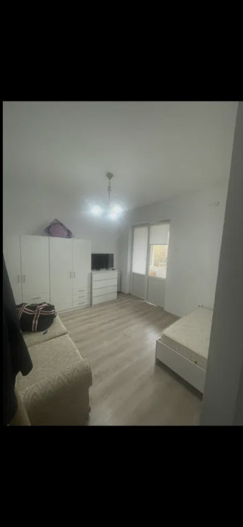 Baba novac dristor etaj 2 din 3