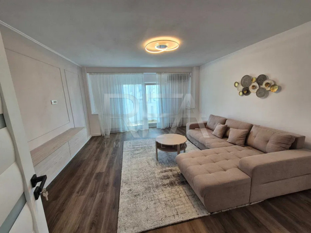 3 camere Alba Iulia decomandat, inst. schimb., 79 mp, an 199
