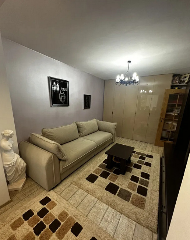 Apartament 2 camere, decomandat - zona Astra