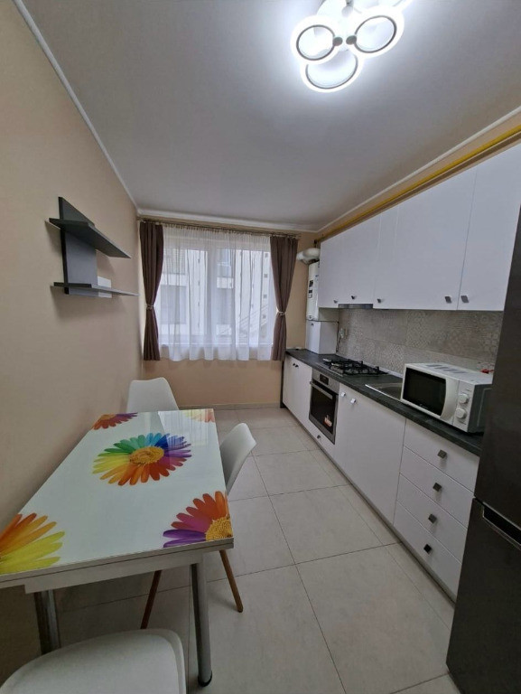 Apartament de 2 camere, zona Razoare / Floresti
