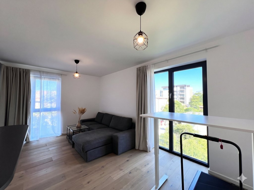 Apartament 2 camere, mobilat, vedere spre grădină. Core...