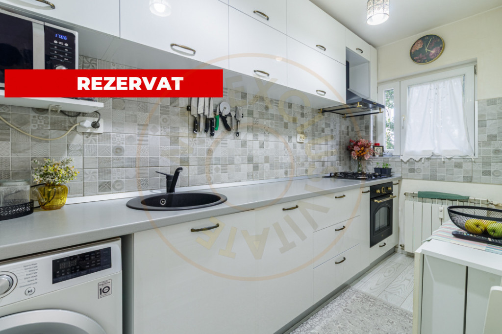 2 camere, mobilat, renovat cu boxă si loc de parcare, et 4/