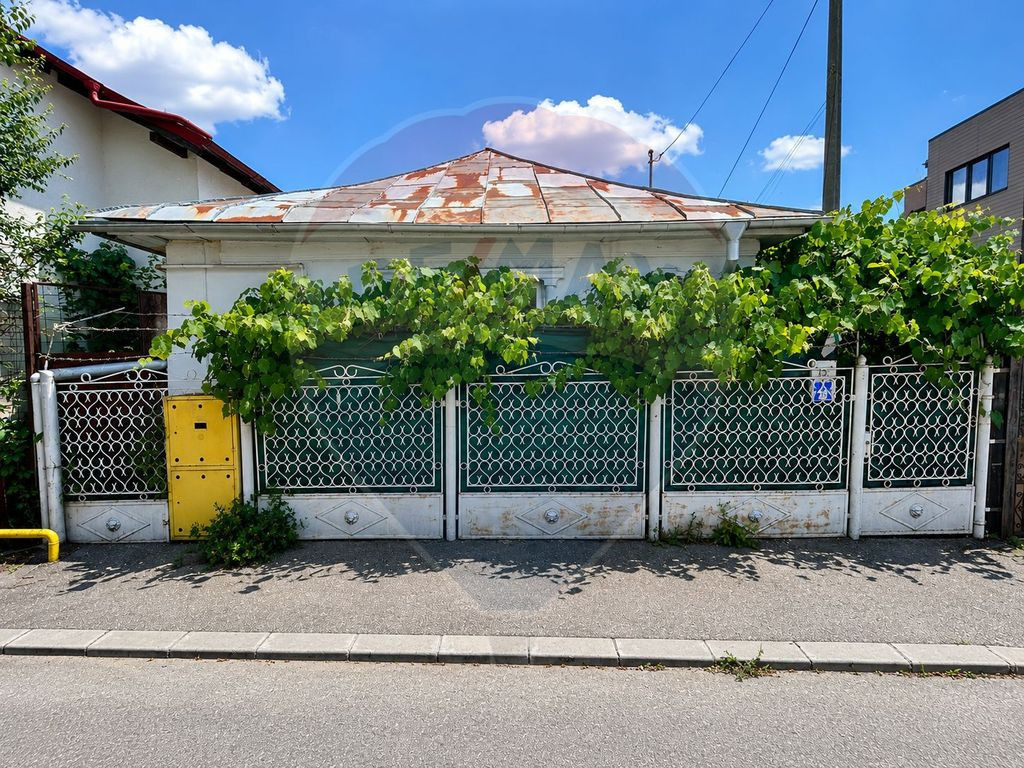 Casă / Vilă cu 5 camere de vânzare în zona Traian
