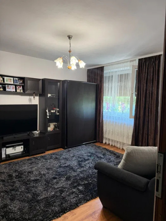 Apartament 2 camere decomandat | Brazda lui Novac , central?
