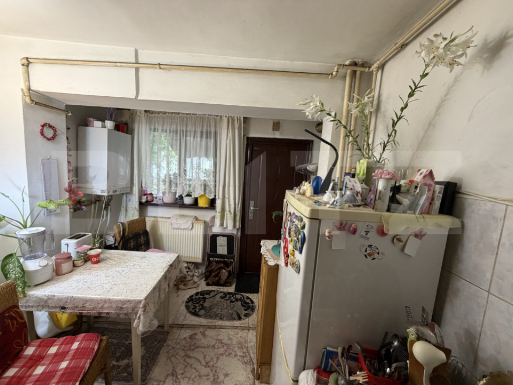 Apartament 2 camere , 41 mp , zona Plopilor
