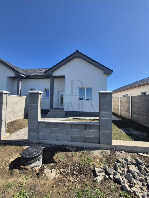 NOU - DUPLEX PE PARTER CU POTENTIAL DE MANSARDARE IN ZONA FO