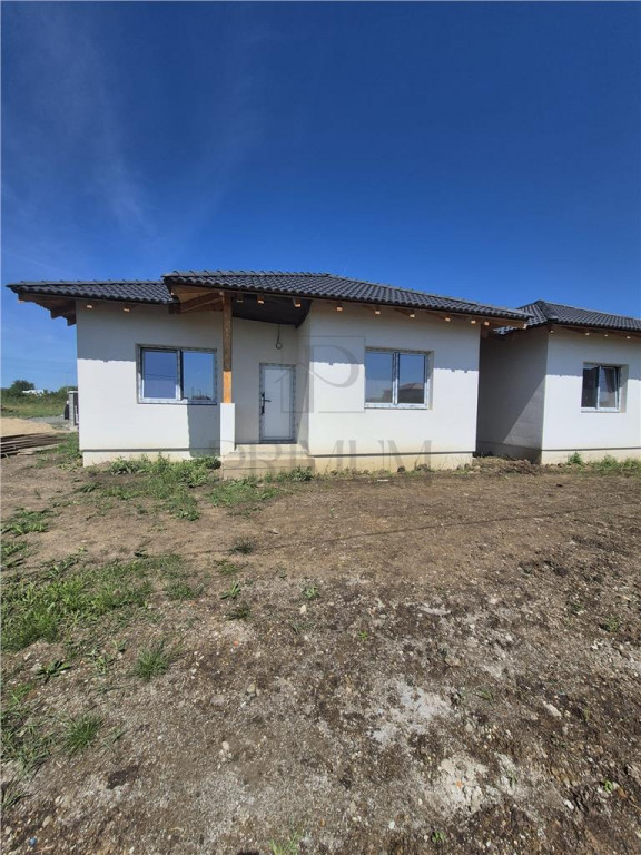 Duplex separat - Mosnita Noua- Teren 380mp - in apropiere