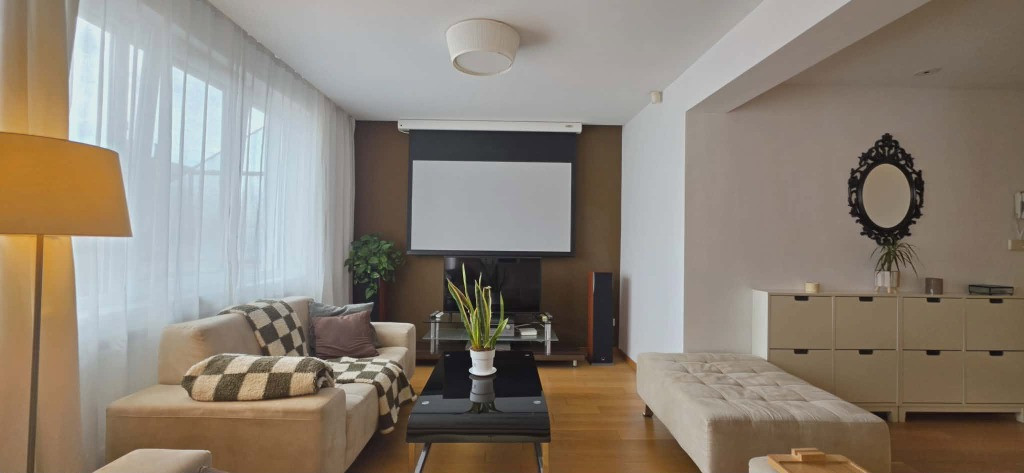Apartament exclusivist 4 camere de vânzare, central, pietonal