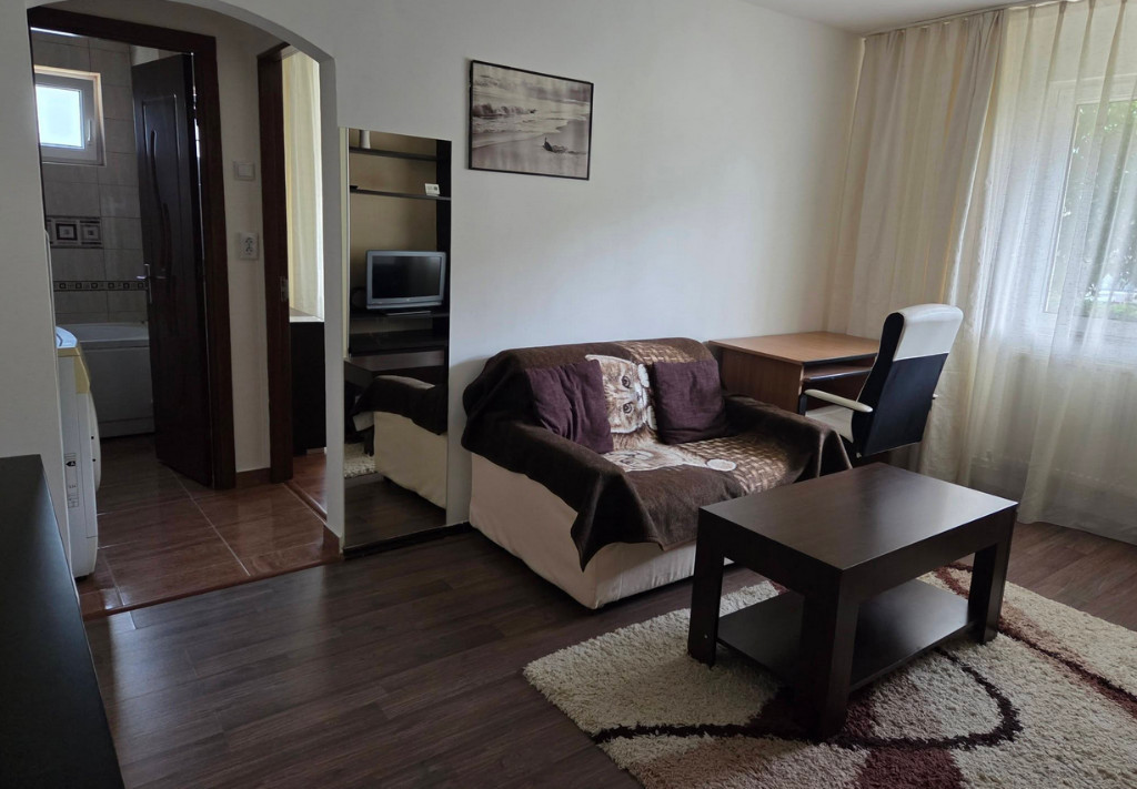 Apartament 2 camere, semidecomandat - Brasovul Vechi