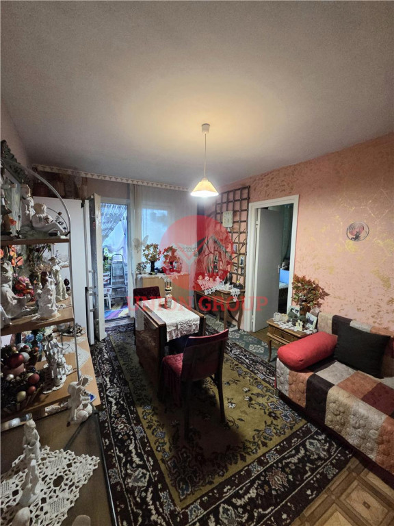 Apartament 3 Camere, Semidecomandat, Zona Piata Amzacea, Eta
