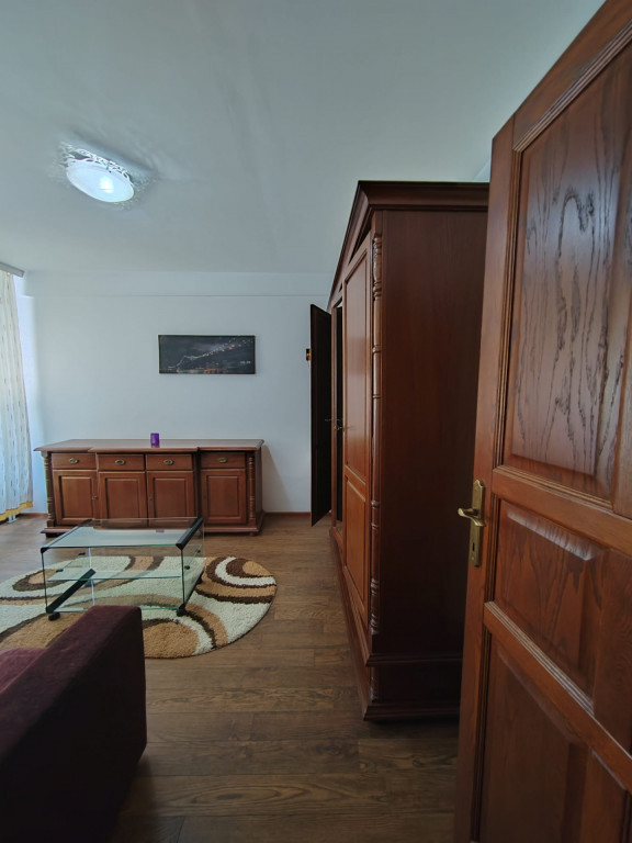 Garsoniera etaj 1 din 3, zona Sud, complet mobilat și utila
