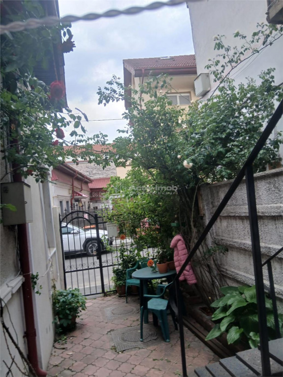 Metrou Gara de Nord - casa - 2 camere - centrala proprie