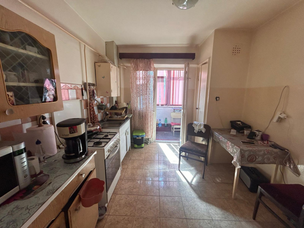 - Etaj 1- Apartament 3 camere 71mp, confort 1 decomandat, Ob