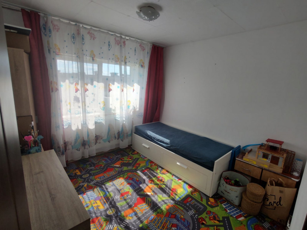 Apartament 3 camere decomandate | 52 mp | zona Hotvon