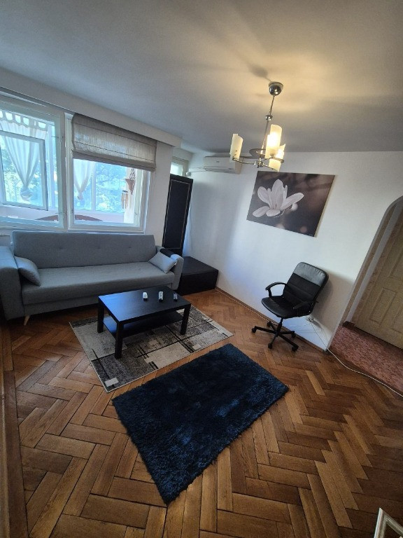Stefan cel Mare, intersectie Cal. Foreasca ap. 2 camere mobilat