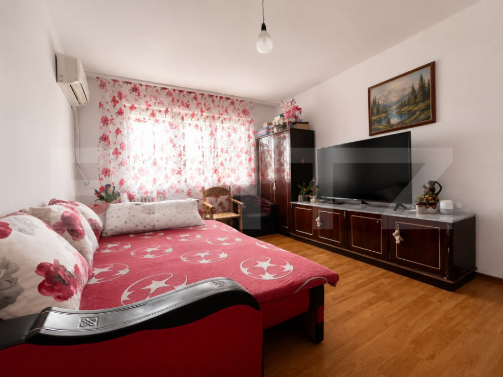 Apartament cu 2 camere, semidecomandat, climă, acoperiș no