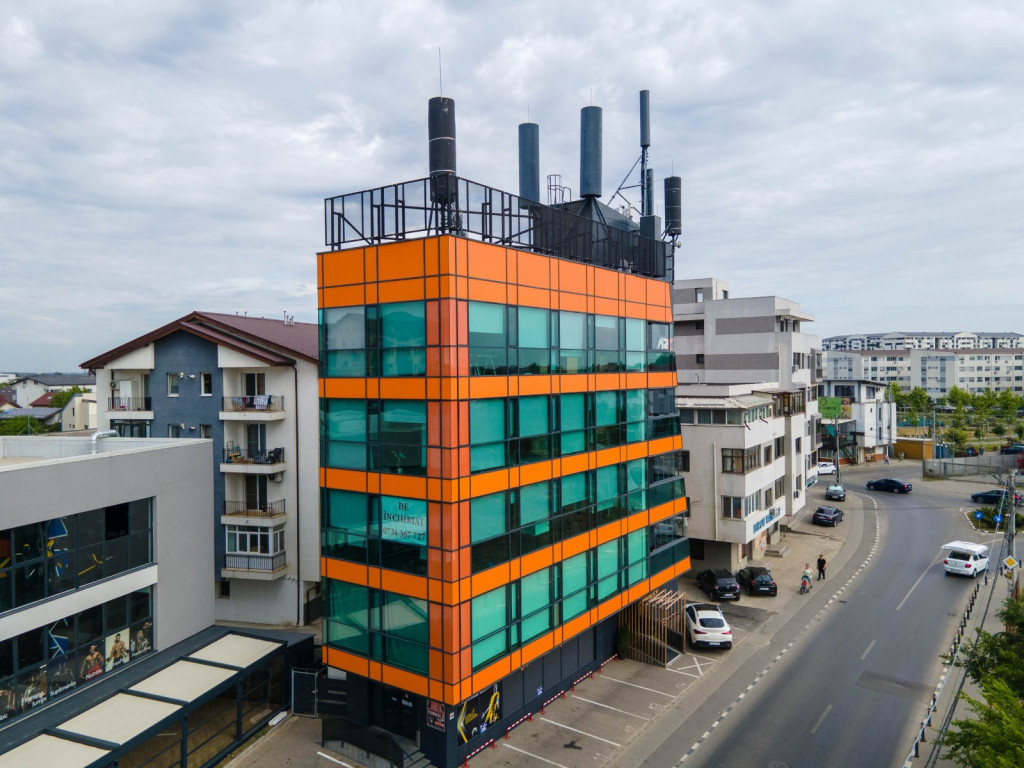 Cladire birouri si spatiu comercial , 830 mp constr, 15 locu