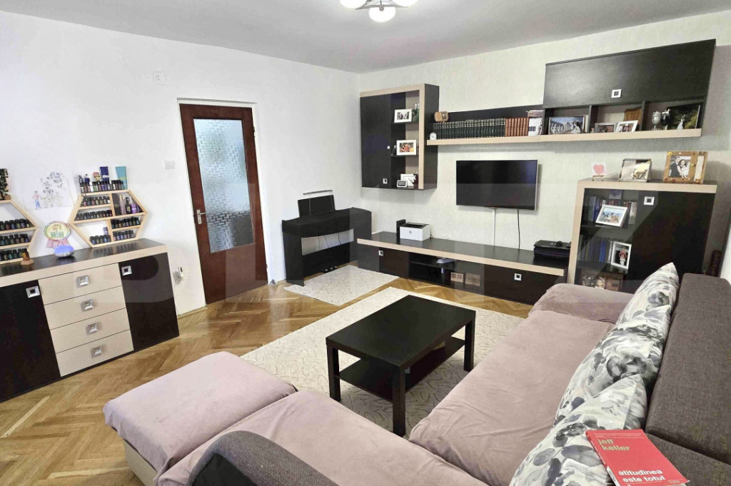 Apartament 2 camere, 55 mp, balcon, etaj 1, boxa, zona Cetat