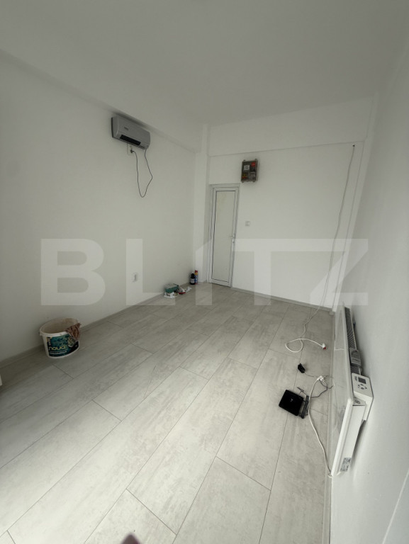 Spațiu comercial sau locuință, 18 mp, zona Centrală - Vo
