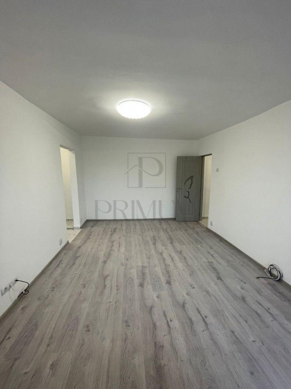 Dambovita - 2 Camere - Bloc izolat - Complet renovat - Balco