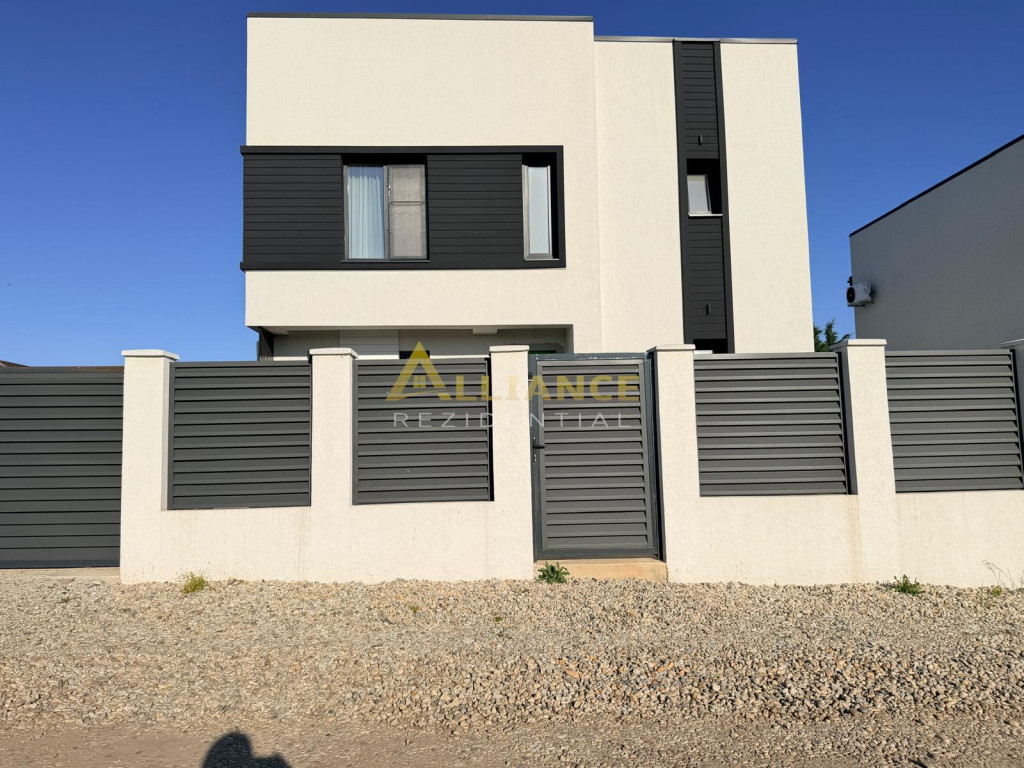 Casa moderna P M, design elegant #537;i confort premium