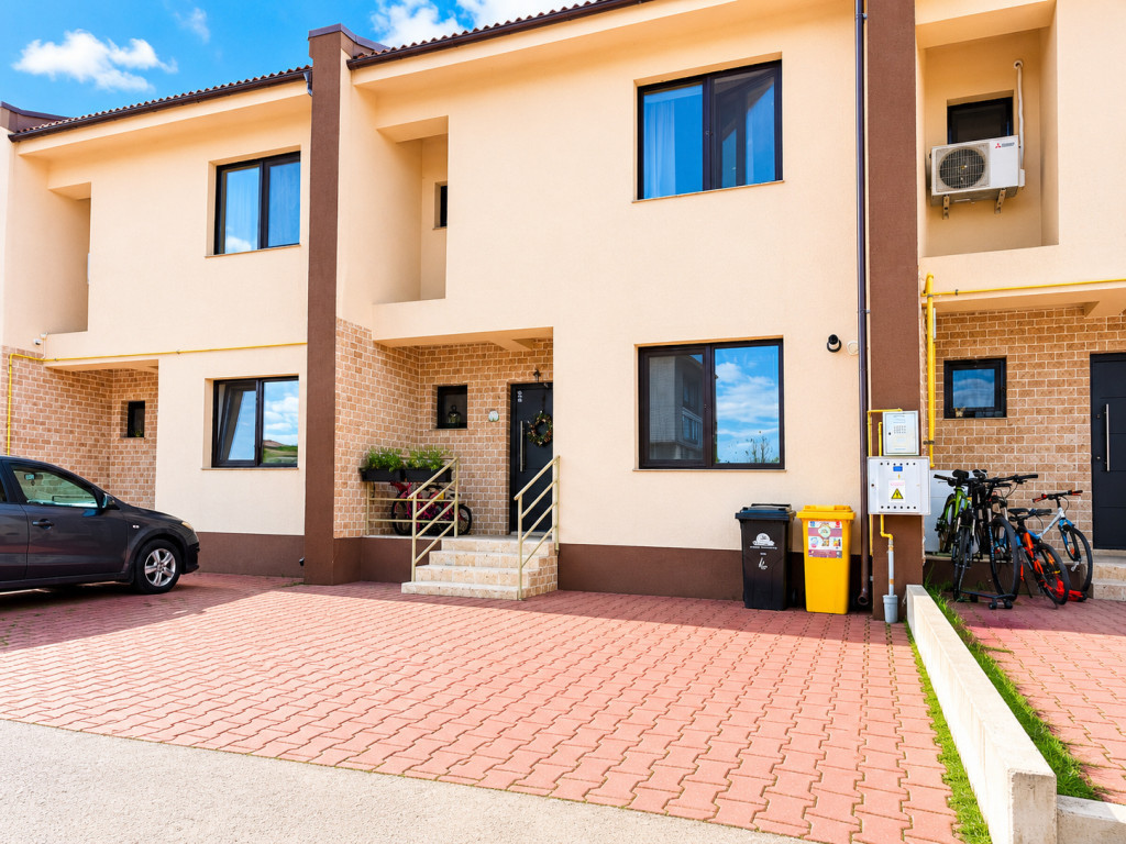 Palazu Mare Duplex Premium 4 Camere Mobilat și Utilat Cur