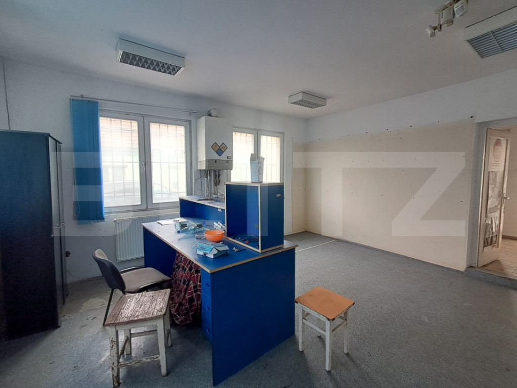 Proprietate de vanzare, 240 mp, teren 4500 mp, zona Depozite
