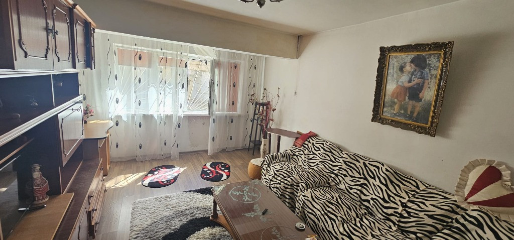 Inel 2 , 2camere decomandat , parter